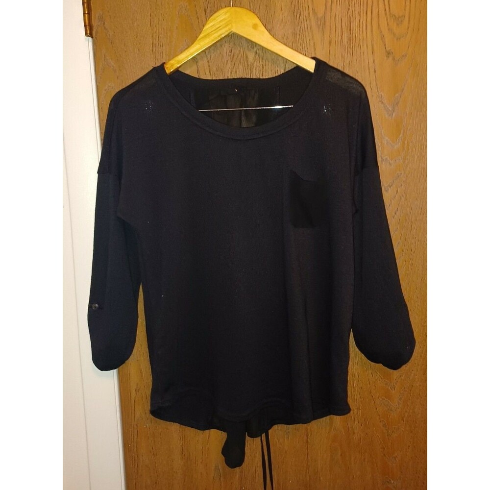 E&M Juniors Black Sweater Size Large